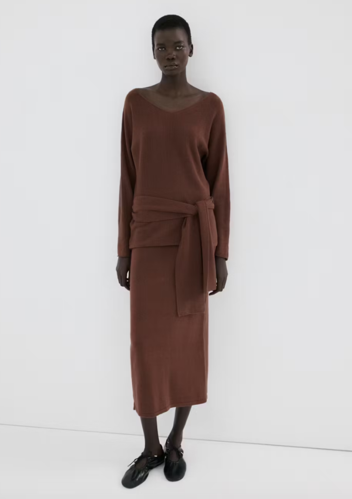 Opening pencil skirt business casual outfits for women